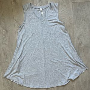 Sleeveless v-neck dress
